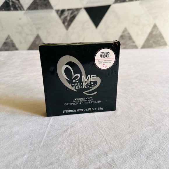 Me Makeover Essential women Lashing out Girl Night Out Eyeshadow & Eyelash - Picture 4 of 12